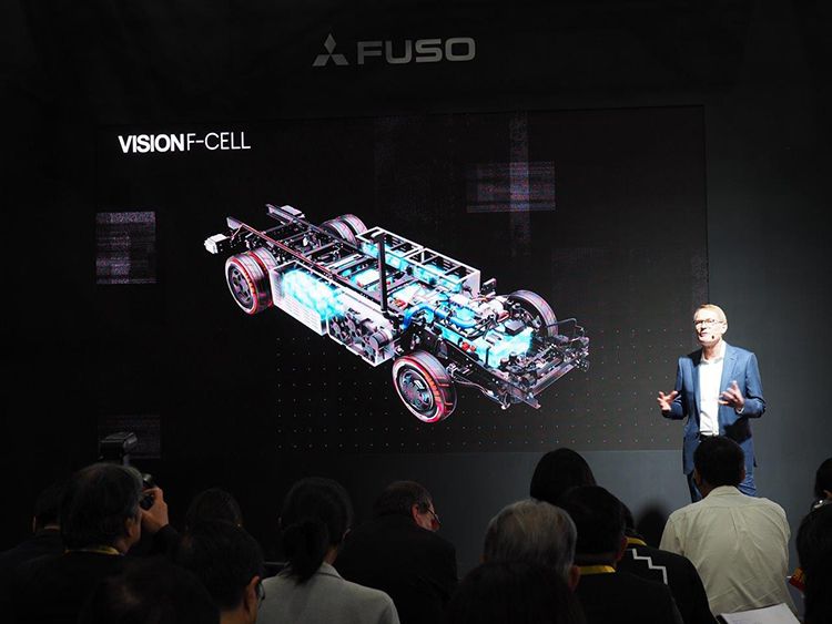 MITSUBISHI FUSO HADIRKAN TRUK KONSEP FUEL CELL PERTAMA “VISION F-CELL” DI TOKYO MOTOR SHOW 2019